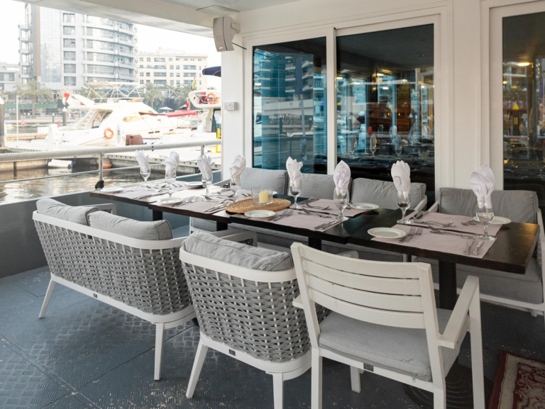 FIVE STAR SEA LOUNGE MARINA (PREMIUM)